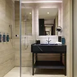 Hilton Eur La 4*