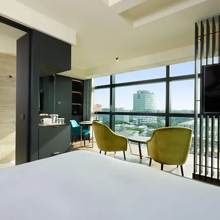 Отель Hilton Eur La 4*