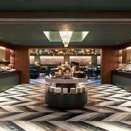 Hilton Eur La Отель