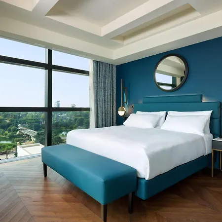 Отель Hilton Eur La 4*
