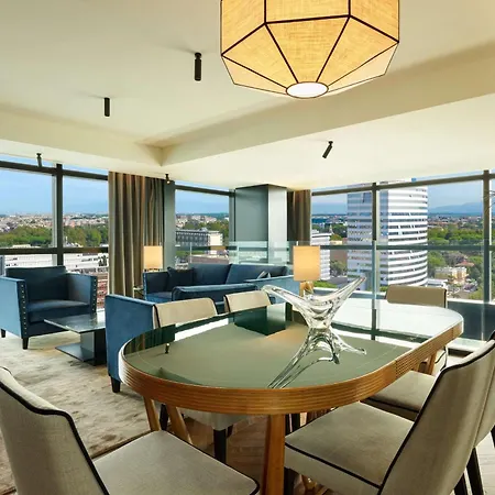 Hilton Eur La Отель