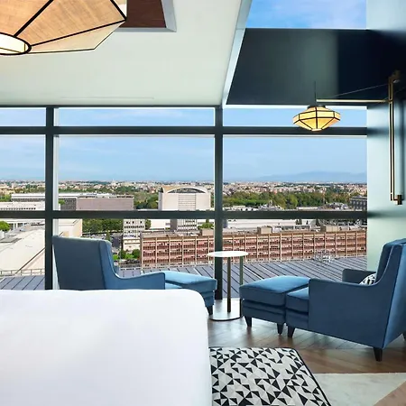 Hilton Eur La Hotel 4*