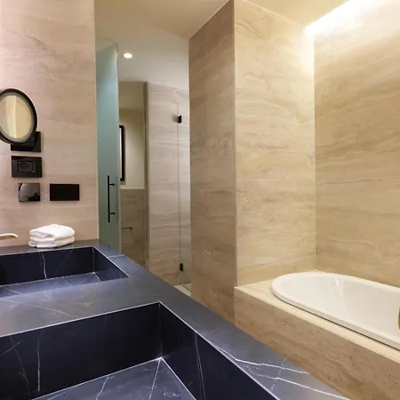 Hilton Eur La 4*
