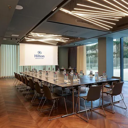Hilton Eur La Hotel 4*