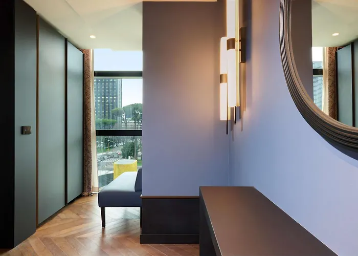 מלון Hilton Eur La 4*