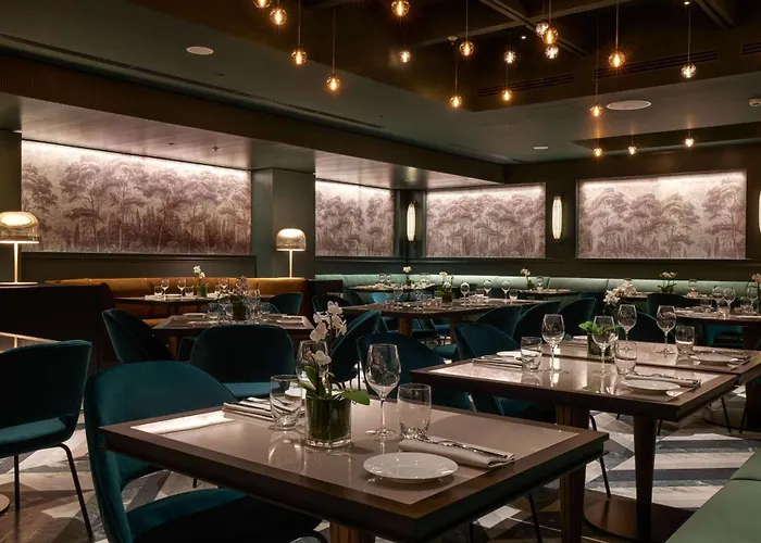 Hilton Eur La מלון 4*