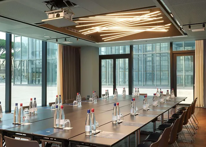 Hilton Eur La מלון