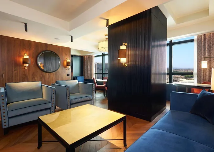 מלון Hilton Eur La 4*