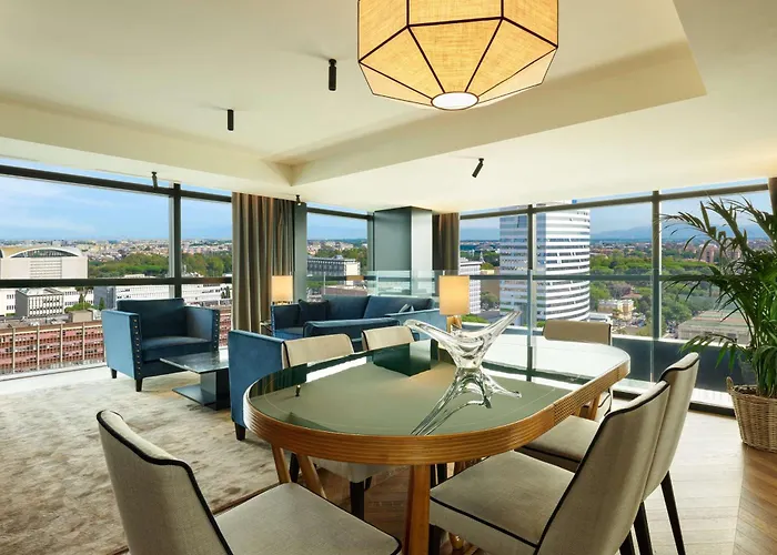 Hilton Eur La מלון