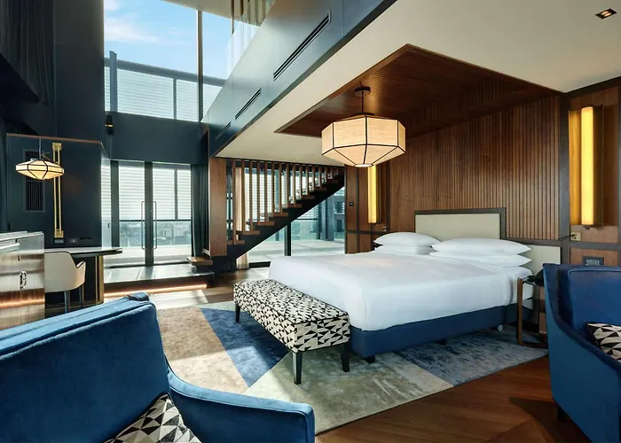 מלון Hilton Eur La 4*