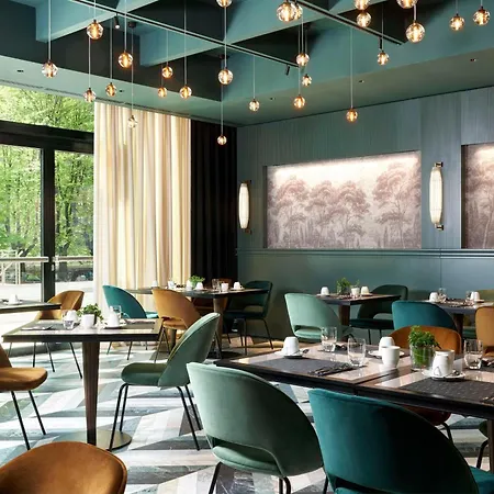 Hilton Eur La מלון 4*